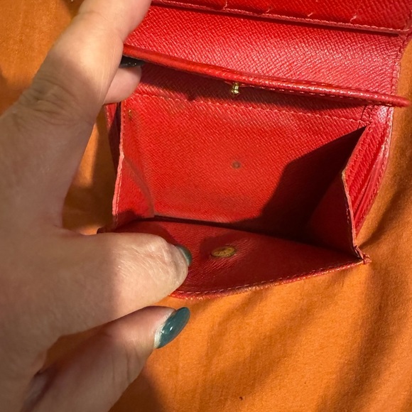 LV epi red wallet - Picture 8 of 10